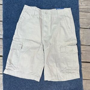 Mens Falls Creek 11 in. inseam cargo shorts. Size 30. Khaki. NWT